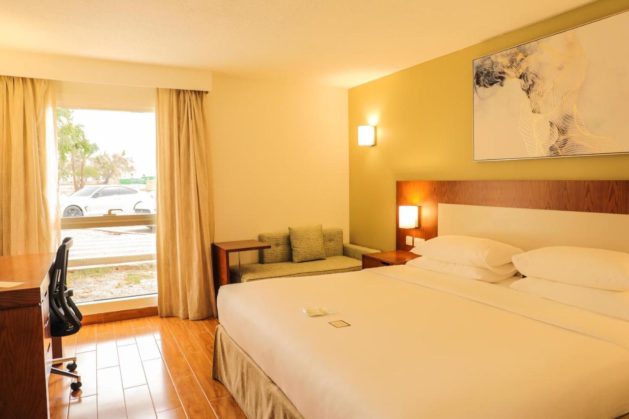 ג'בל דהנה Dhafra Beach Hotel מראה חיצוני תמונה
